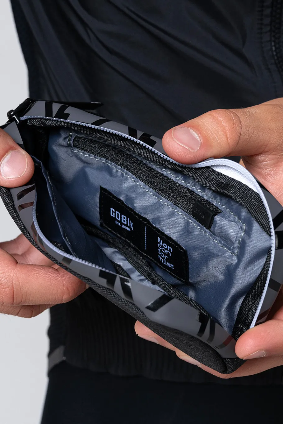 Accessoires | Accessoires<GOBIK ETUI POUR TÉLÉPHONE ESSENTIAL 2.0 TRUE BLACK TrueBlack